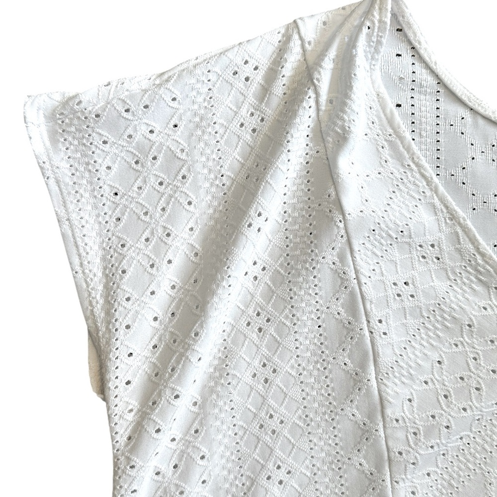 TORRID white stretch eyelet cap sleeve loose fit top size 00 (M/10) - Picture 2 of 5